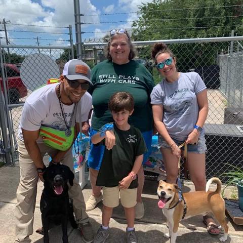 Furrbaby Food Pantry volunteers